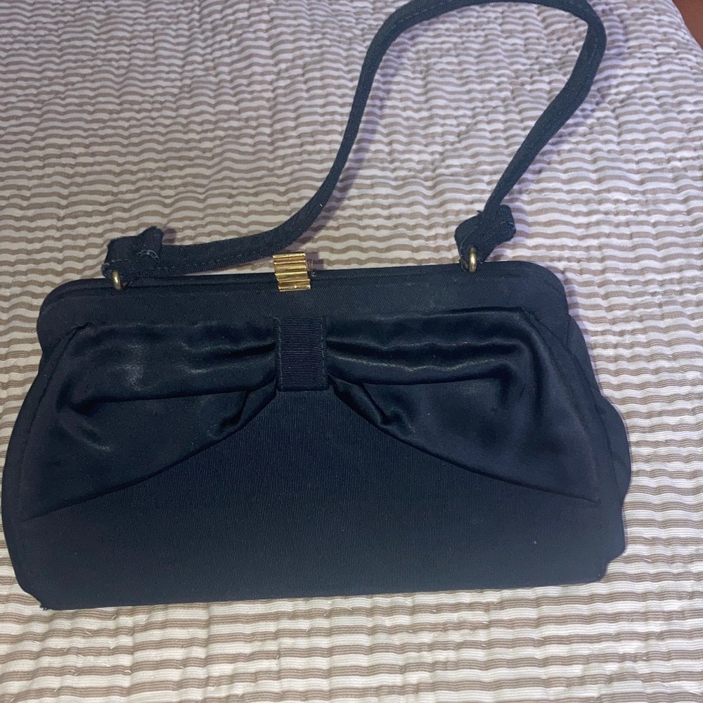Black purse with Bow Accent
